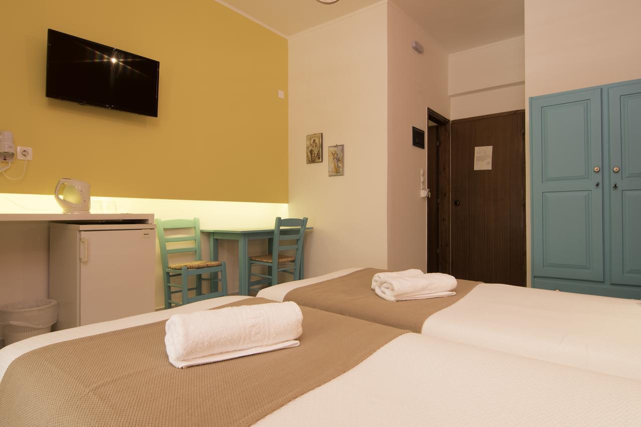 Niki Rooms Palaiochora Bagian luar foto