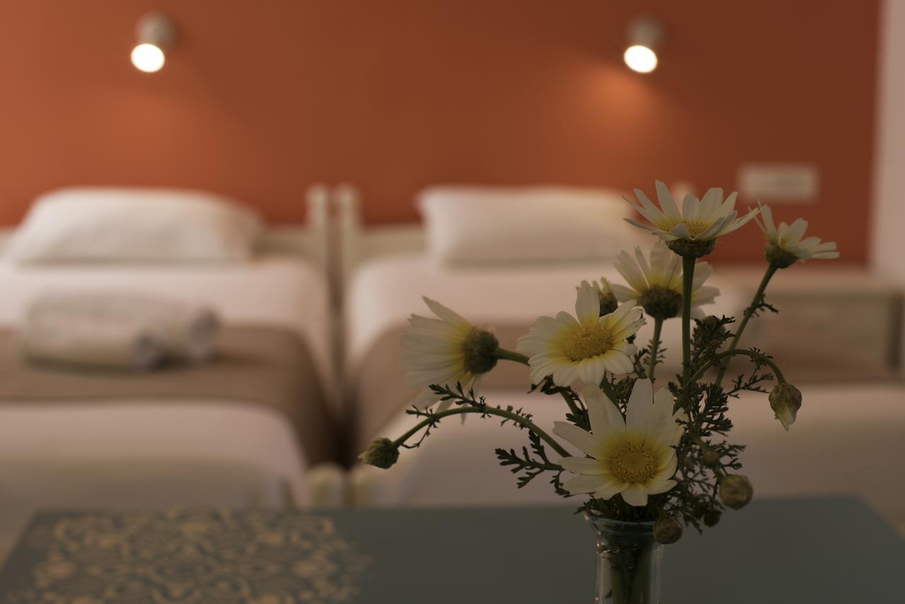 Niki Rooms Palaiochora Bagian luar foto