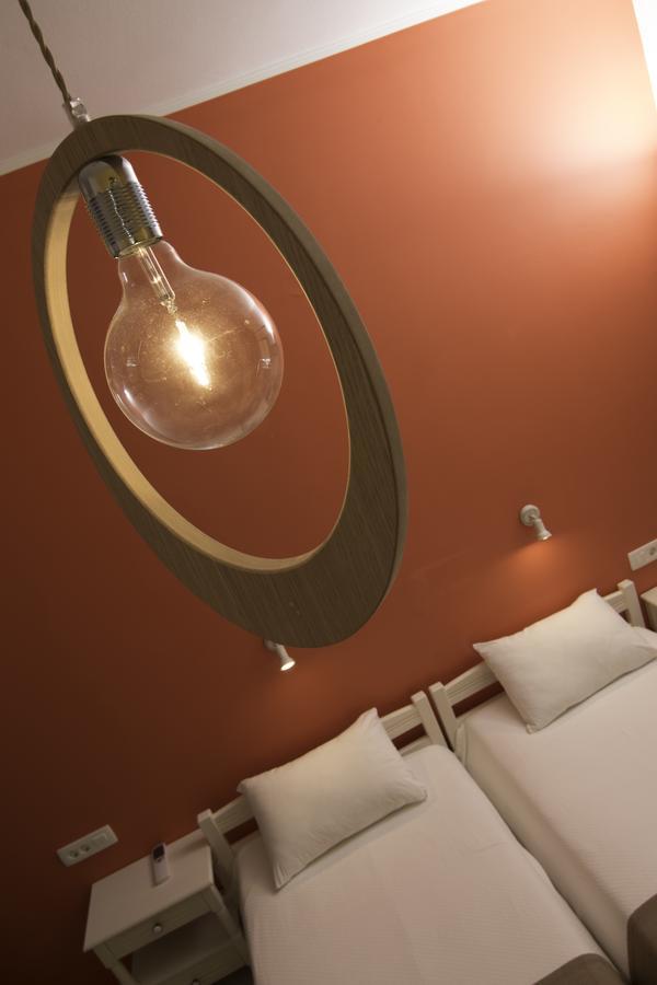 Niki Rooms Palaiochora Bagian luar foto
