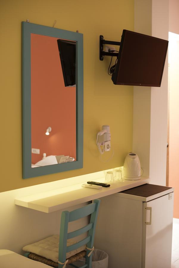 Niki Rooms Palaiochora Bagian luar foto