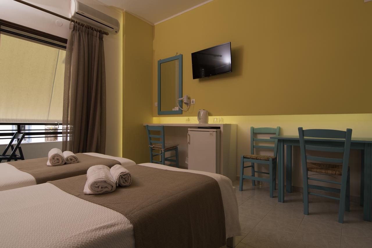 Niki Rooms Palaiochora Bagian luar foto