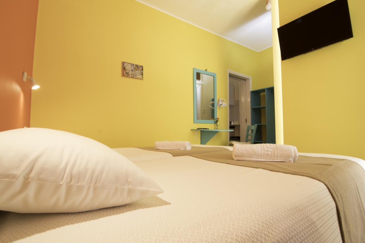 Niki Rooms Palaiochora Bagian luar foto