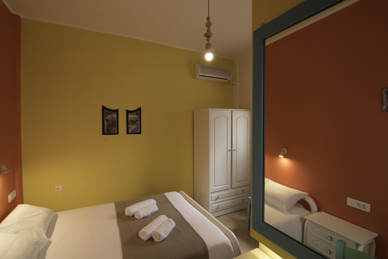 Niki Rooms Palaiochora Bagian luar foto