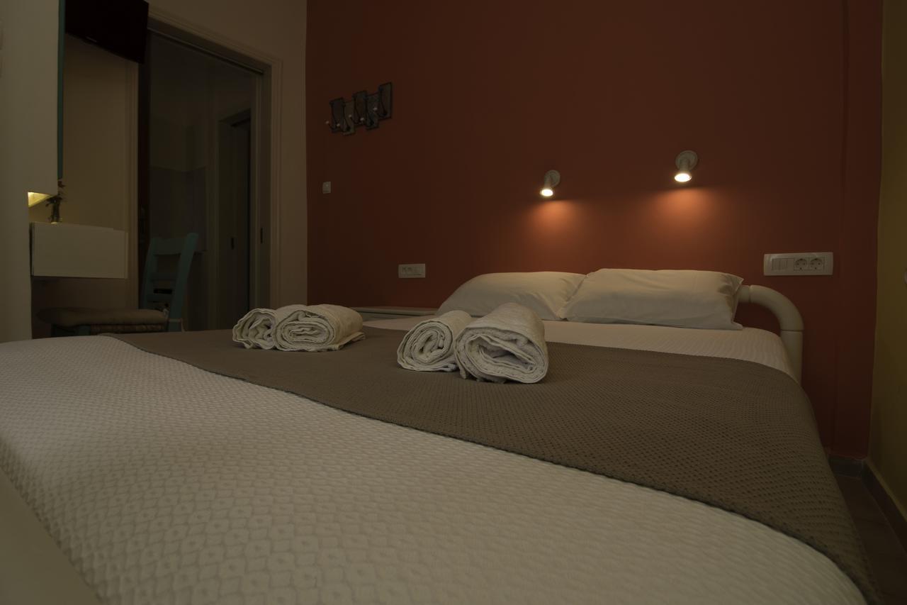 Niki Rooms Palaiochora Bagian luar foto