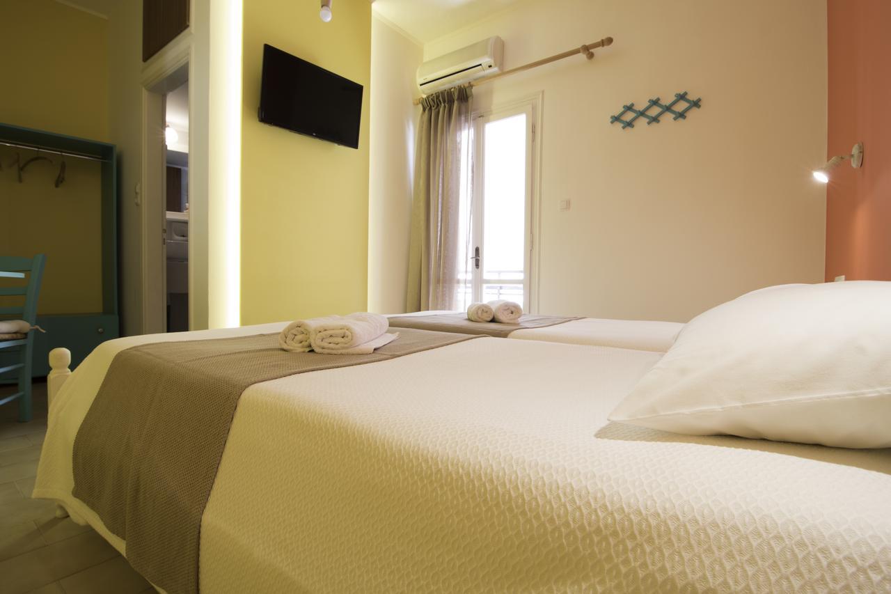 Niki Rooms Palaiochora Bagian luar foto