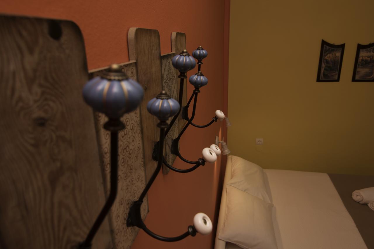 Niki Rooms Palaiochora Bagian luar foto